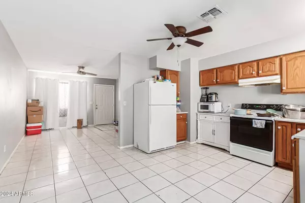 5802 W AVALON Drive, Phoenix, AZ 85031