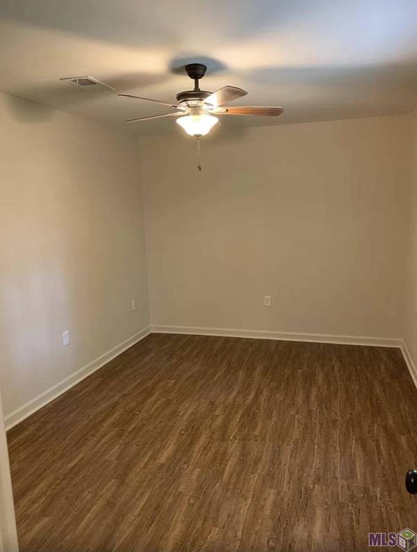 7064/7076 MEADOW PARK AVE, Baton Rouge, LA 70810