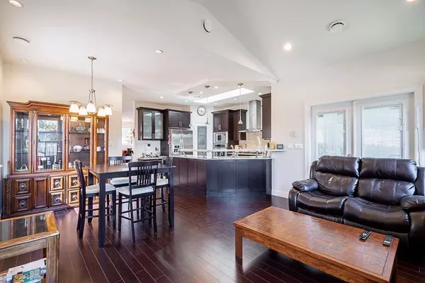 18866 122B AVE, Pitt Meadows, BC V3Y 1S4