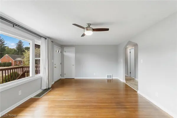 2441 49th ST NE, Canton, OH 44705