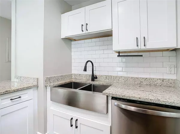 7012 FILBERT LN, Tampa, FL 33637