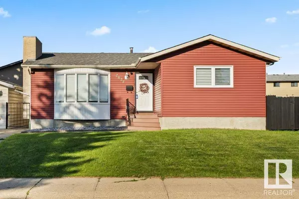 2527 38A ST NW, Edmonton, AB T6L 4L6