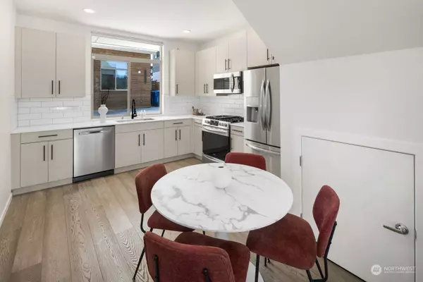 820 A NW 54th ST, Seattle, WA 98107