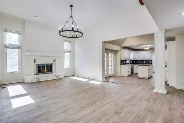 1509 N Woodridge Dr, Wichita, KS 67206