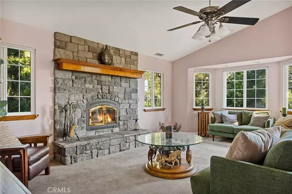 24220 Horst DR, Crestline, CA 92325