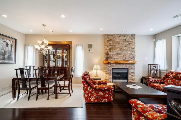 18866 122B AVE, Pitt Meadows, BC V3Y 1S4