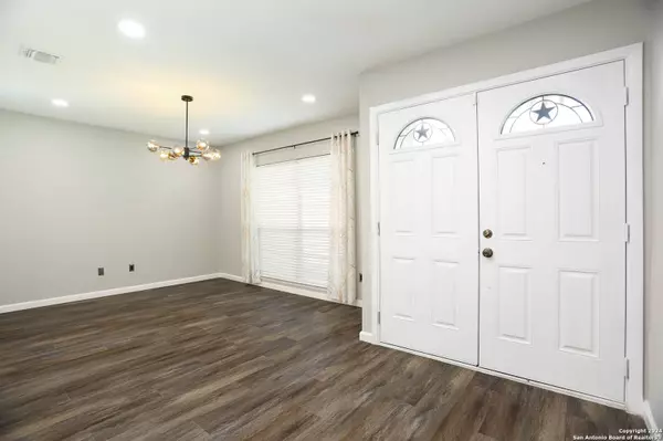 7926 Herder Cir, San Antonio, TX 78251