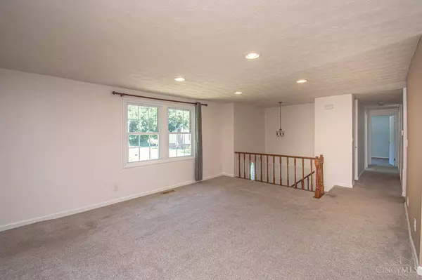 3990 Willow Run Rd, Beavercreek, OH 45430