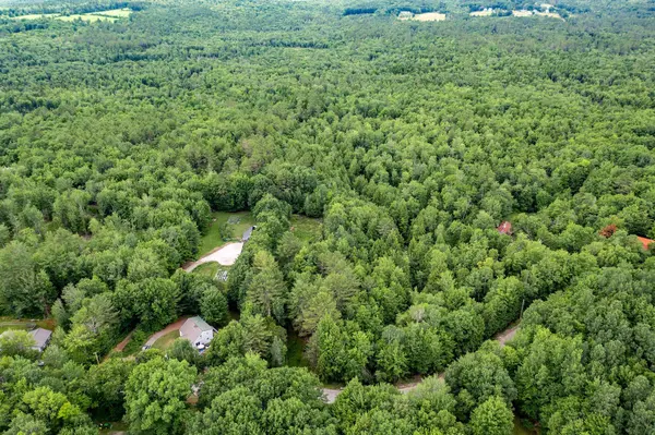 36 Reservoir RD, Paris, ME 04281