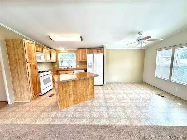 49988 NEWARK Drive, Shelby Twp, MI 48315