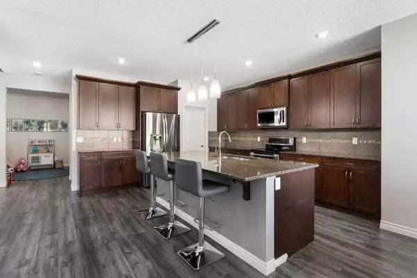 209 Heritage BLVD, Cochrane, AB T4C 0S6