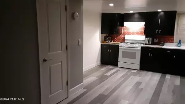 22650 W Old Highway 66, Seligman, AZ 86337