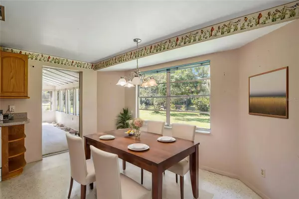 2908 WOODS END CT, Tampa, FL 33618