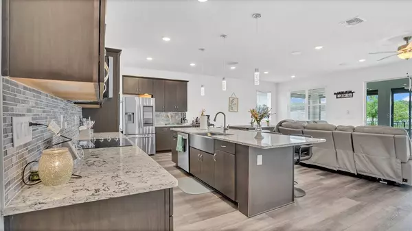 8408 COMPASS POINT AVE, Orlando, FL 32832