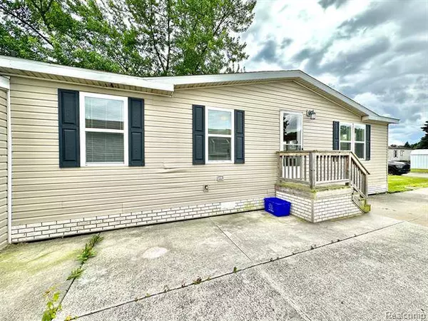 49988 NEWARK Drive, Shelby Twp, MI 48315