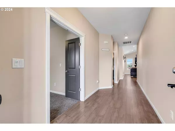 817 PINTAIL ST, Silverton, OR 97381