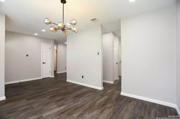 7926 Herder Cir, San Antonio, TX 78251