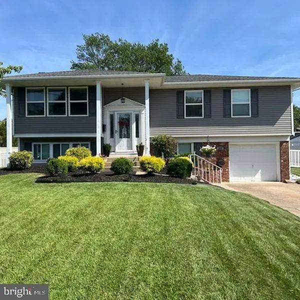 20 NAVY DR, Delran, NJ 08075