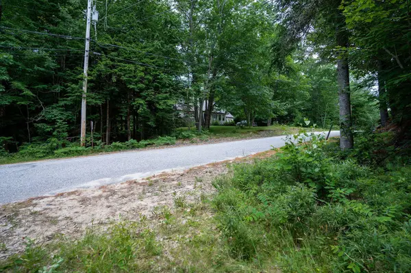 36 Reservoir RD, Paris, ME 04281