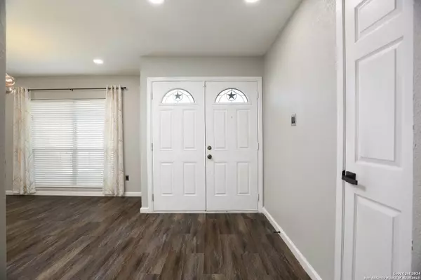 7926 Herder Cir, San Antonio, TX 78251