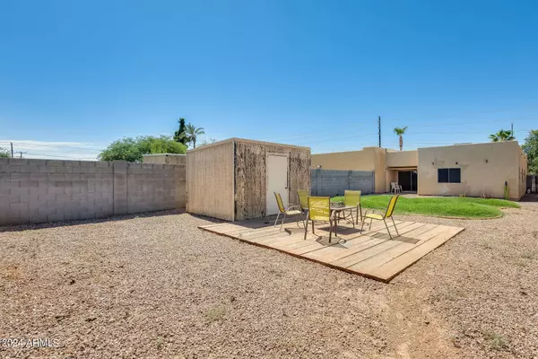 560 E COMMONWEALTH Avenue, Chandler, AZ 85225