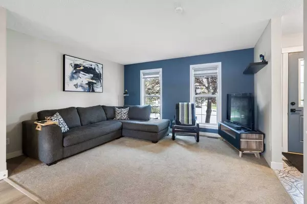 83 Luxstone PT SW, Airdrie, AB T4B 0H5