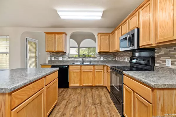 7830 BLACK OAK PASS, San Antonio, TX 78223-3888