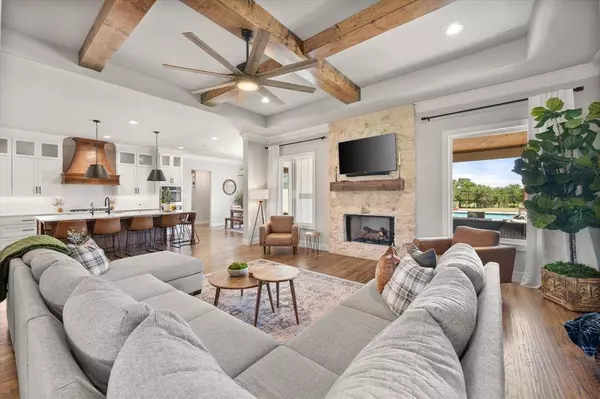 1028 Timber Hills Drive, Weatherford, TX 76087