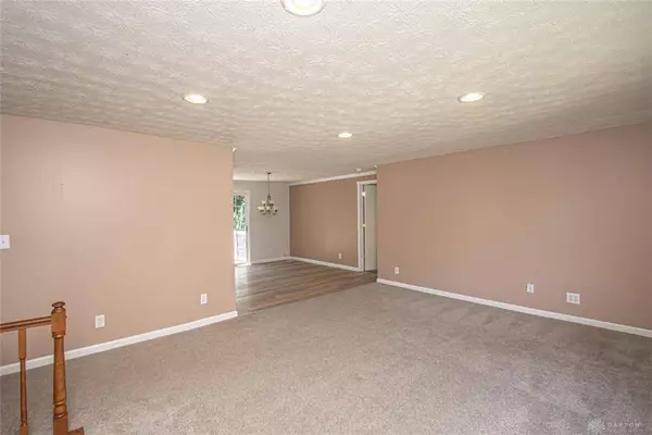 3990 Willow Run Drive, Beavercreek, OH 45430