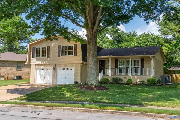 7807 Springbrook Drive SE, Huntsville, AL 35802