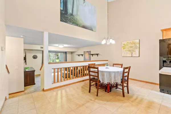 17325 Sunray CIR SW, Prior Lake, MN 55372