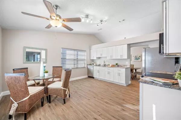 320 STROLL LN, Sun City Center, FL 33573