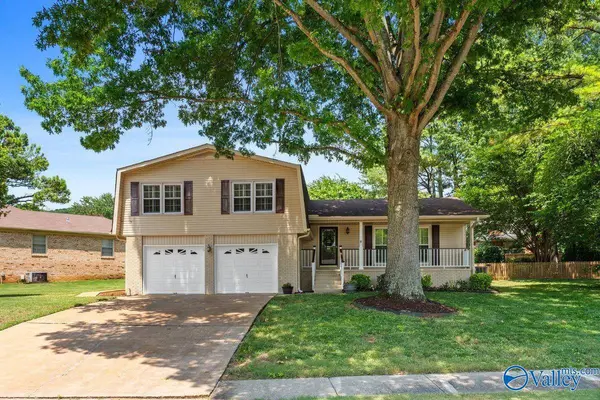 7807 Springbrook Drive SE, Huntsville, AL 35802