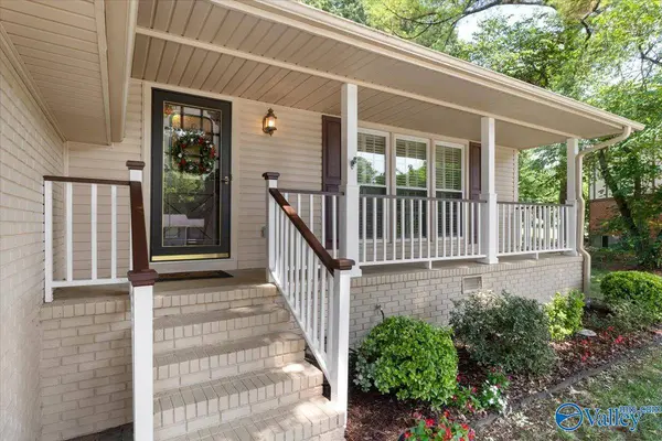 7807 Springbrook Drive SE, Huntsville, AL 35802