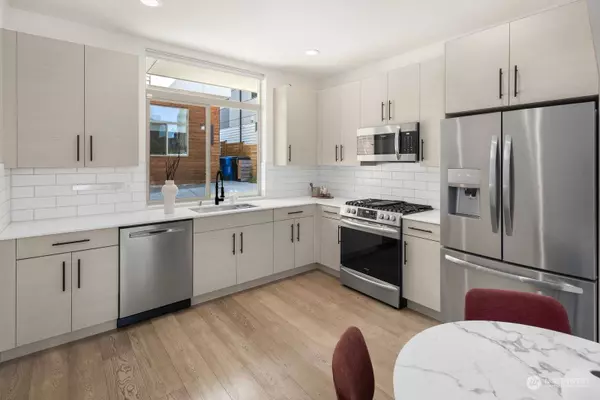 820 A NW 54th ST, Seattle, WA 98107