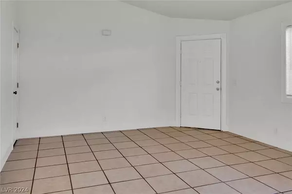 7612 Velvet Canyon Avenue, Las Vegas, NV 89128