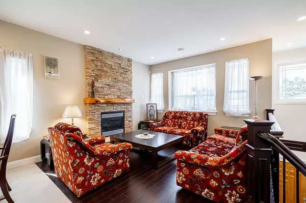 18866 122B AVE, Pitt Meadows, BC V3Y 1S4