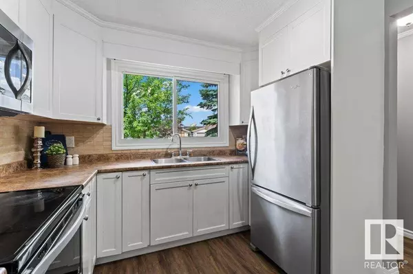 17339 85 AV NW, Edmonton, AB T5T 0P7