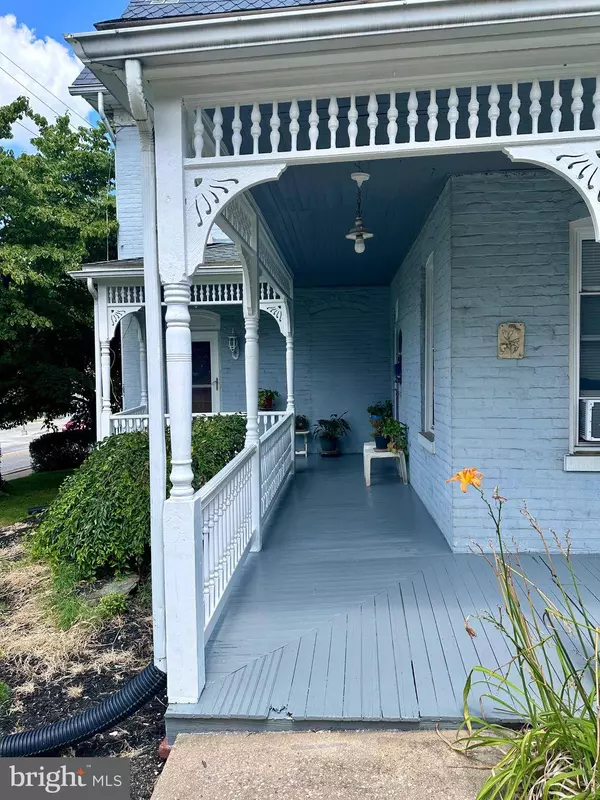 9 GEORGE W, Yoe, PA 17313