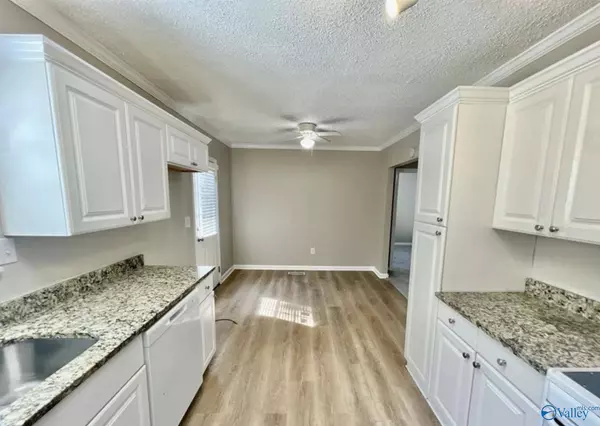 1925 Vanderbilt Circle, Huntsville, AL 35801