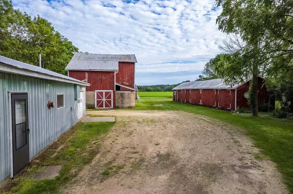 E10597 Hwy 33, Baraboo, WI 53913