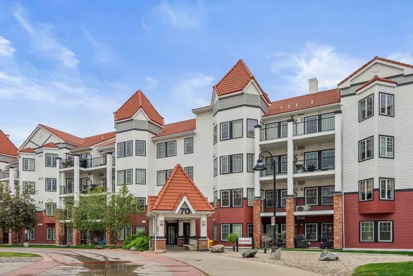70 Royal Oak PLZ NW #206, Calgary, AB T3G 0C6