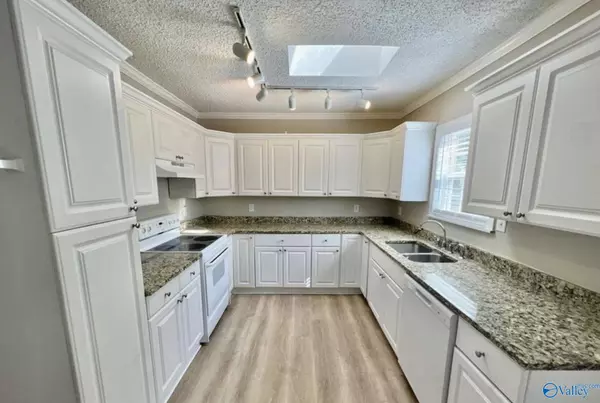 1925 Vanderbilt Circle, Huntsville, AL 35801