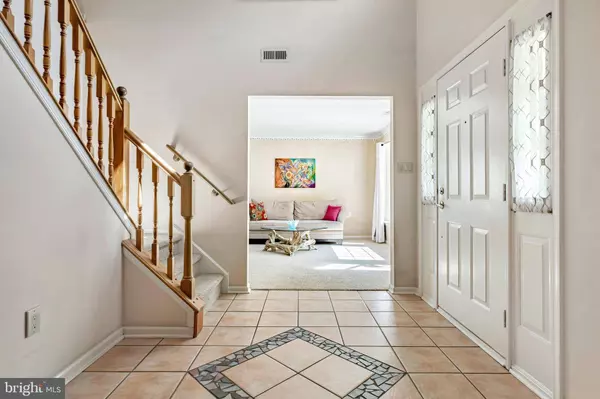 10 COOKS MILL CT, Mount Laurel, NJ 08054