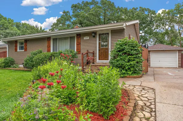 249 Sherrie LN, Woodbury, MN 55125