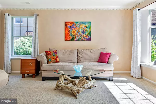 10 COOKS MILL CT, Mount Laurel, NJ 08054