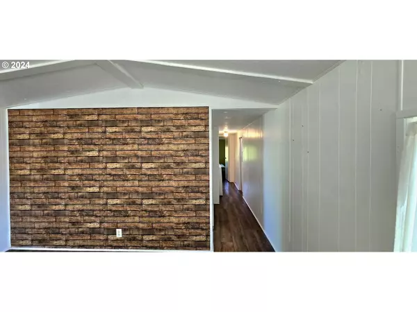 7080 THURSTON RD, Springfield, OR 97478