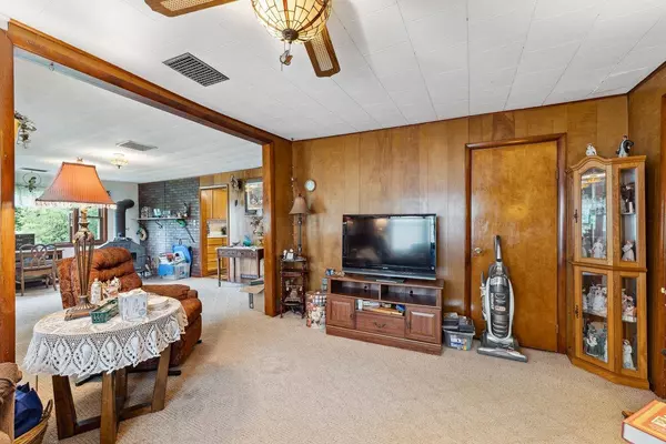 E10597 Hwy 33, Baraboo, WI 53913