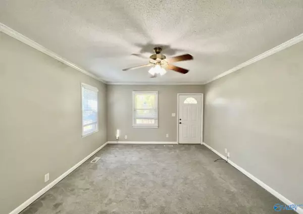 1925 Vanderbilt Circle, Huntsville, AL 35801