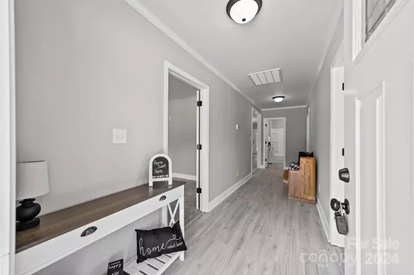 518 Old Centergrove RD, Kannapolis, NC 28083